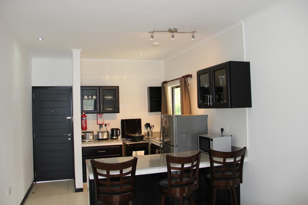 Surfers Cove Apartments Bel Ombre ภายนอก รูปภาพ