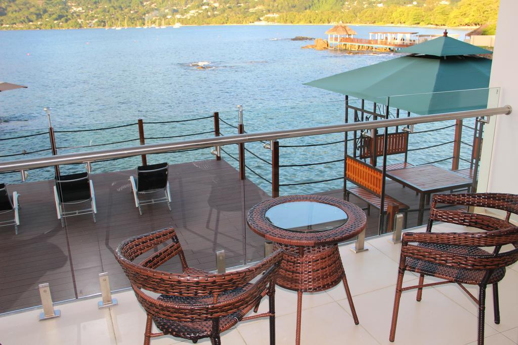 Surfers Cove Apartments Bel Ombre ภายนอก รูปภาพ
